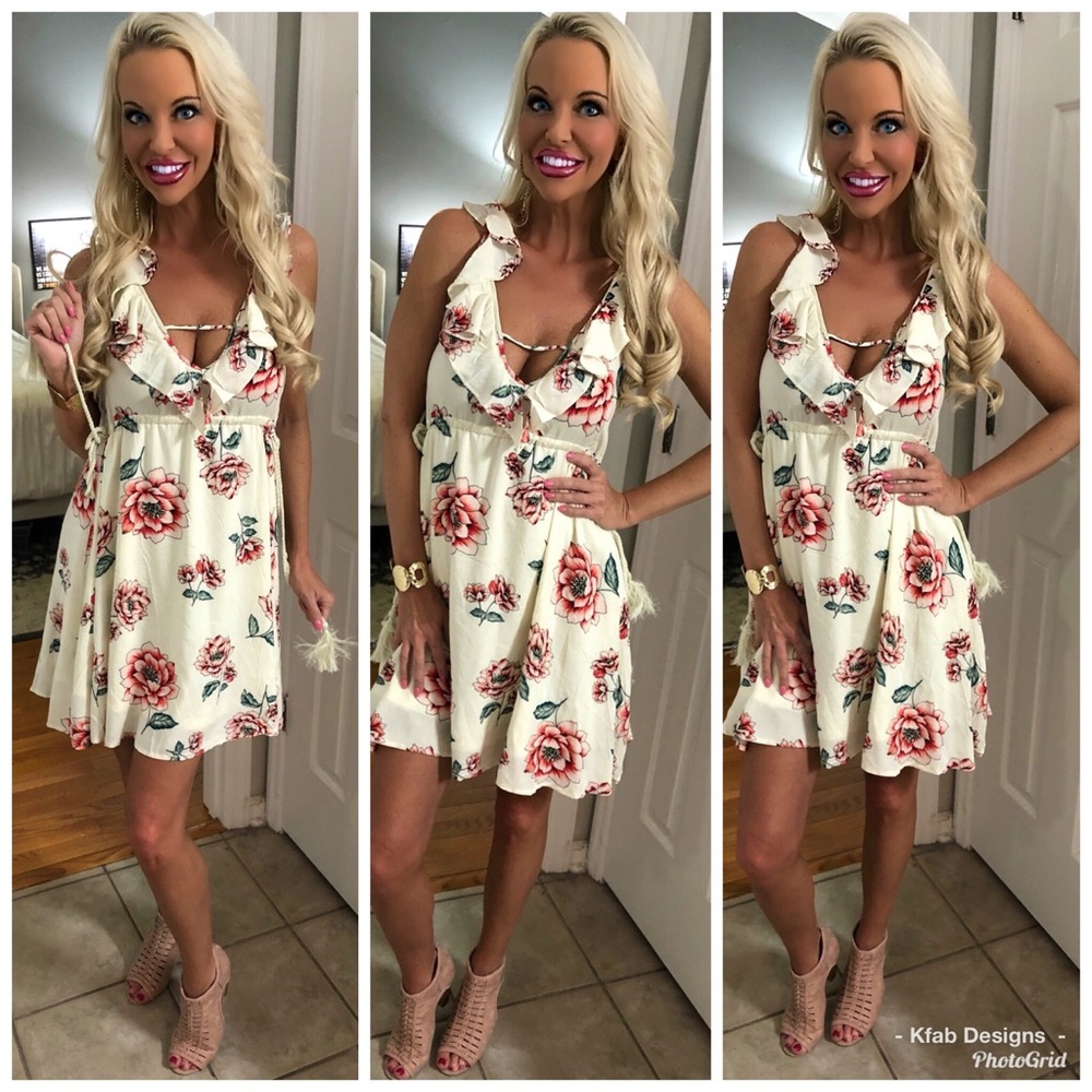 LAST 1! 🥰Ivory Floral Tunic Dress with Back Tie - Picture 2 of 5